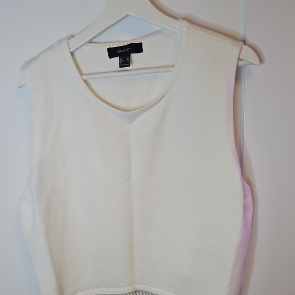 Forever 21 White Tank Top With Rhinestones Size 3X - Picture 4 of 7